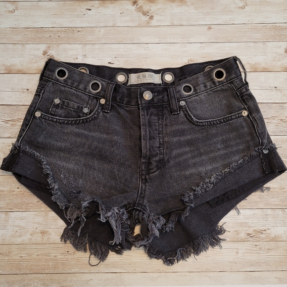 Free People Sashed and Relaxed Grommet Distress Cutoff Denim Shorts Black 24 - Picture 2 of 15